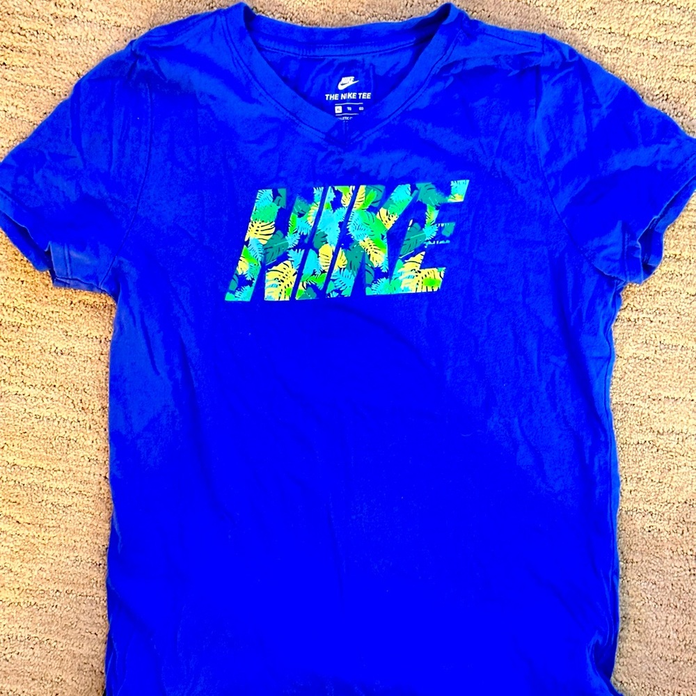 Nike girls top